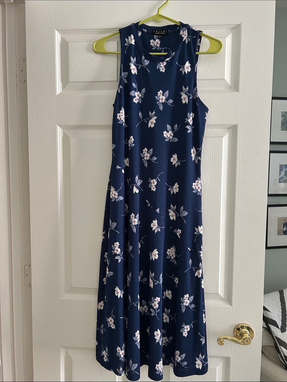 Navy Floral Sleeveless Midi Dress